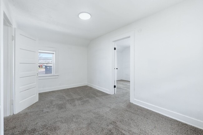 Building Photo - Modernized 3-Bedroom w/ New Furnace