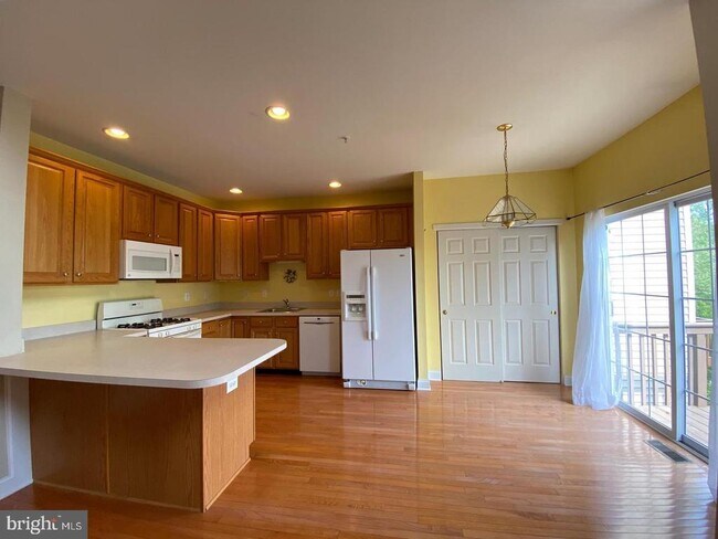 Building Photo - 173 Mountain View Dr