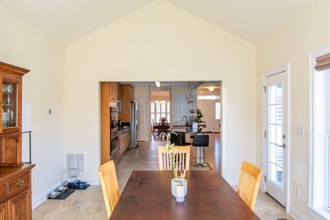 Building Photo - 6883 Birmingham Dr