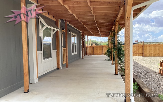 Building Photo - Home in Dewey Humboldt ~ COMP HOLD