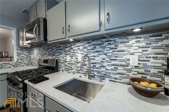 Building Photo - 306 Wynnes Ridge Cir SE