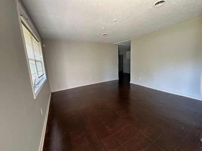 Building Photo - 3 bedrooms - West Augusta Rental – (30909) Living room, and den-Convenient location close to shop...
