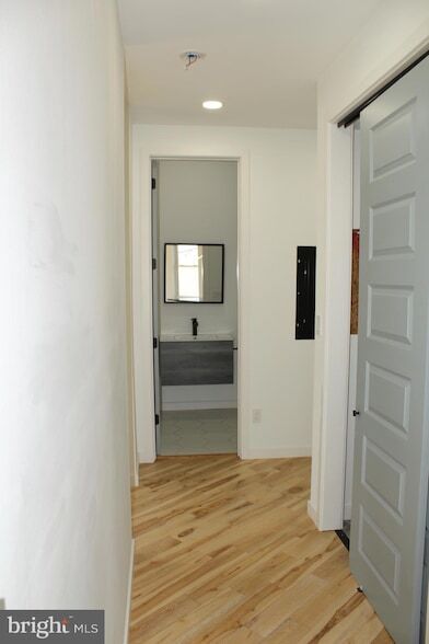 Building Photo - 3017 Ridge Ave