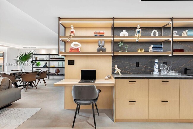 Building Photo - 2301 Collins Ave