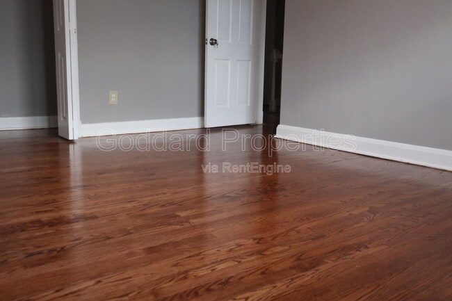 Building Photo - 5916 Northwood Dr