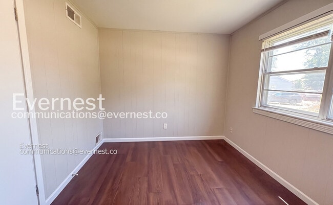 Building Photo - 200 Woodward Dr