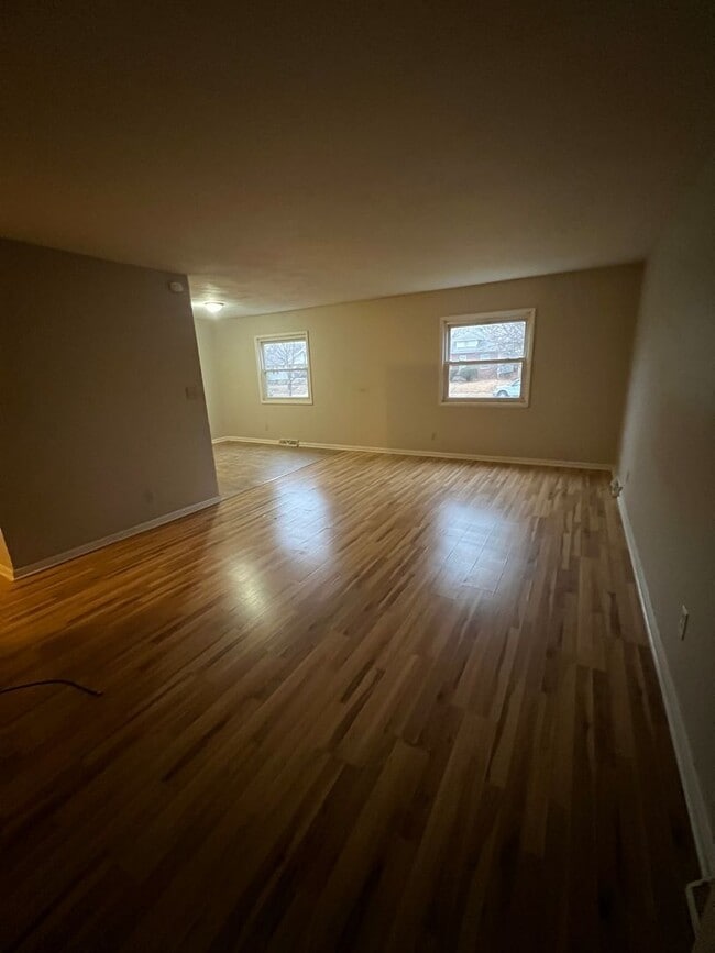 Building Photo - 2316 Yale Blvd