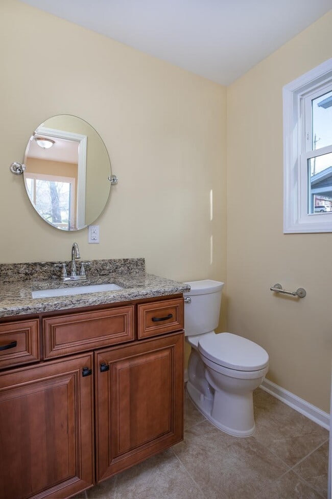 Building Photo - Modern Home in Shiloh!