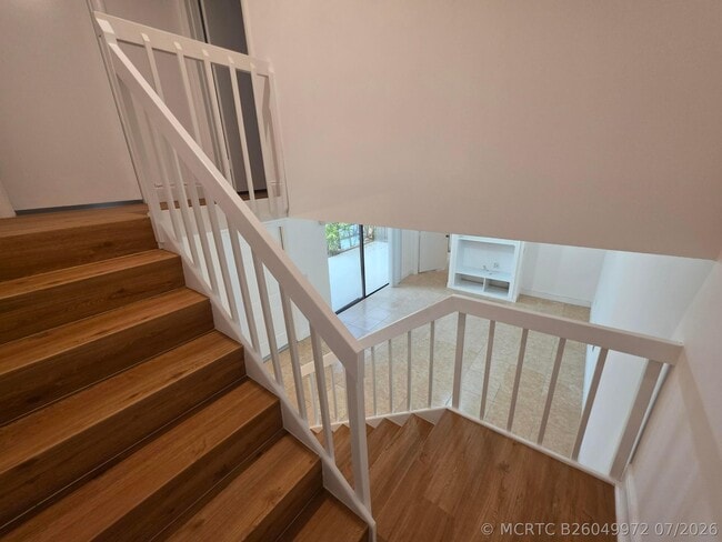Building Photo - 708 7th Ln