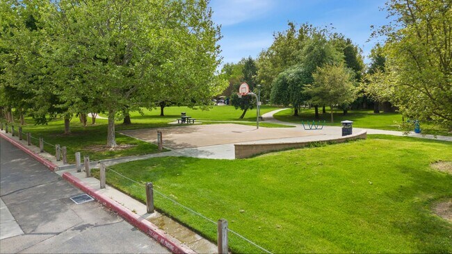 Building Photo - 1316 Milano Dr