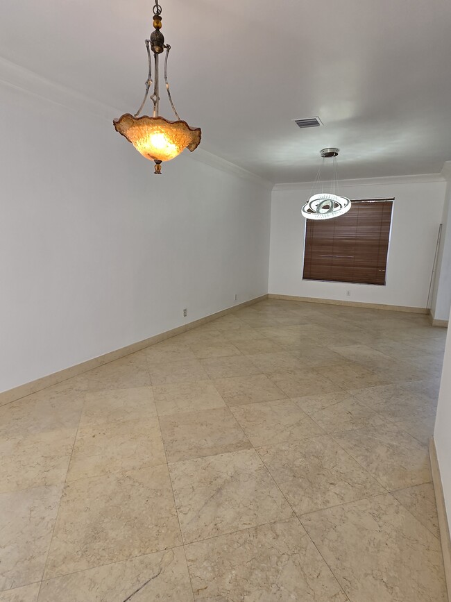 Building Photo - 3626 Newport Ave