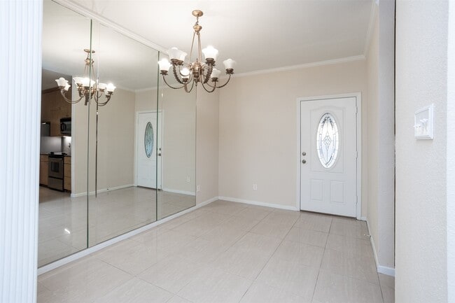 Building Photo - 9800 Pagewood Ln