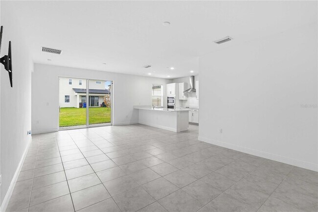 Building Photo - 4848 Shady Pnes Dr