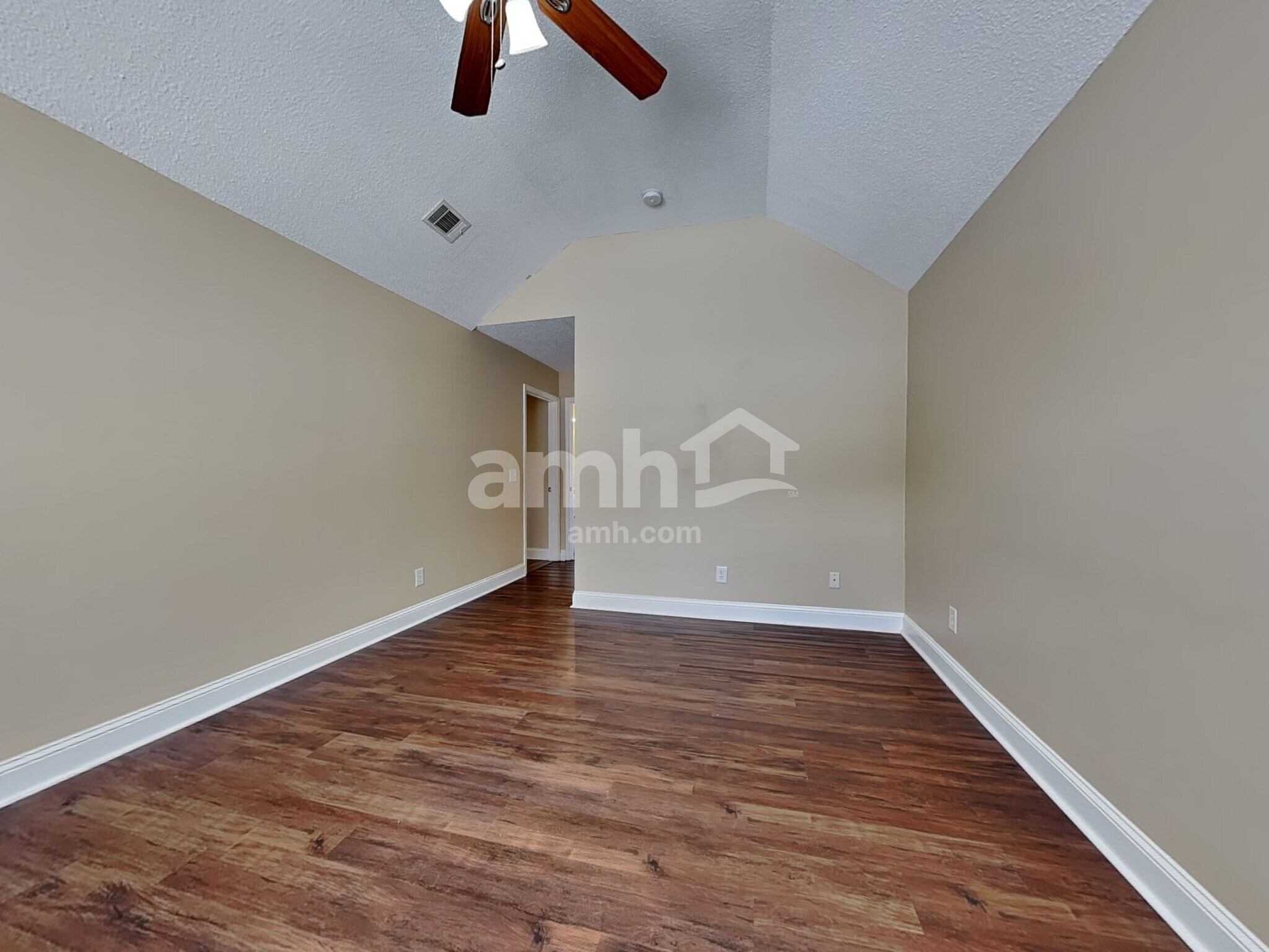 Building Photo - 738 Laurel Hill Cir