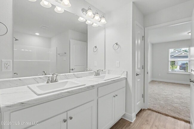 Building Photo - 14027 Oak Arbor Dr