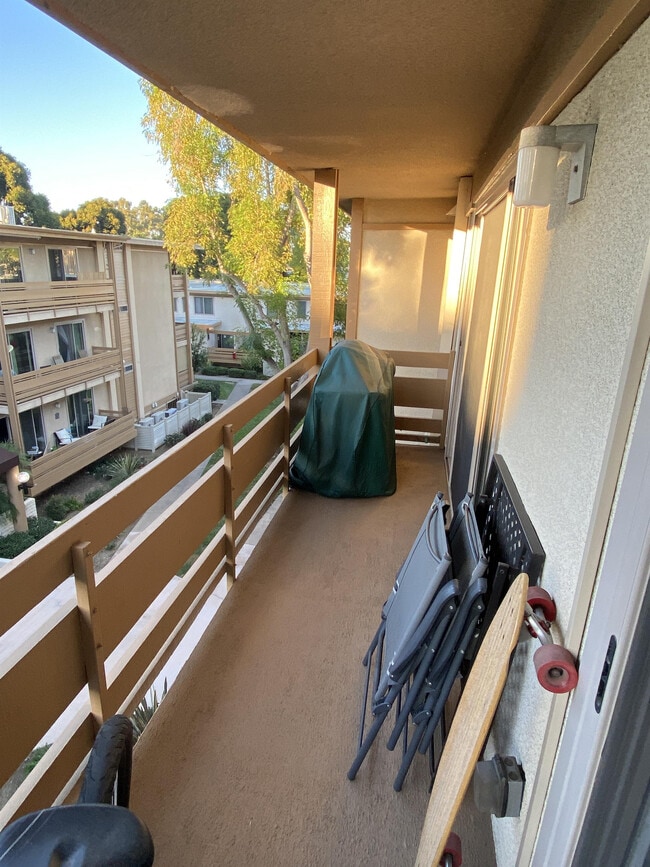 Building Photo - 3982 Valeta St