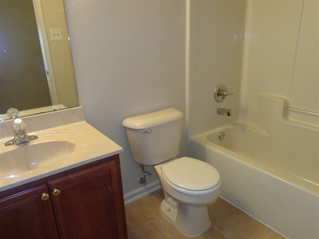 Building Photo - 290 Oaksedge Drive