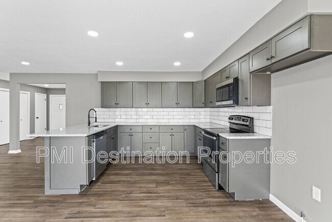 Building Photo - 2081 Willow Ln