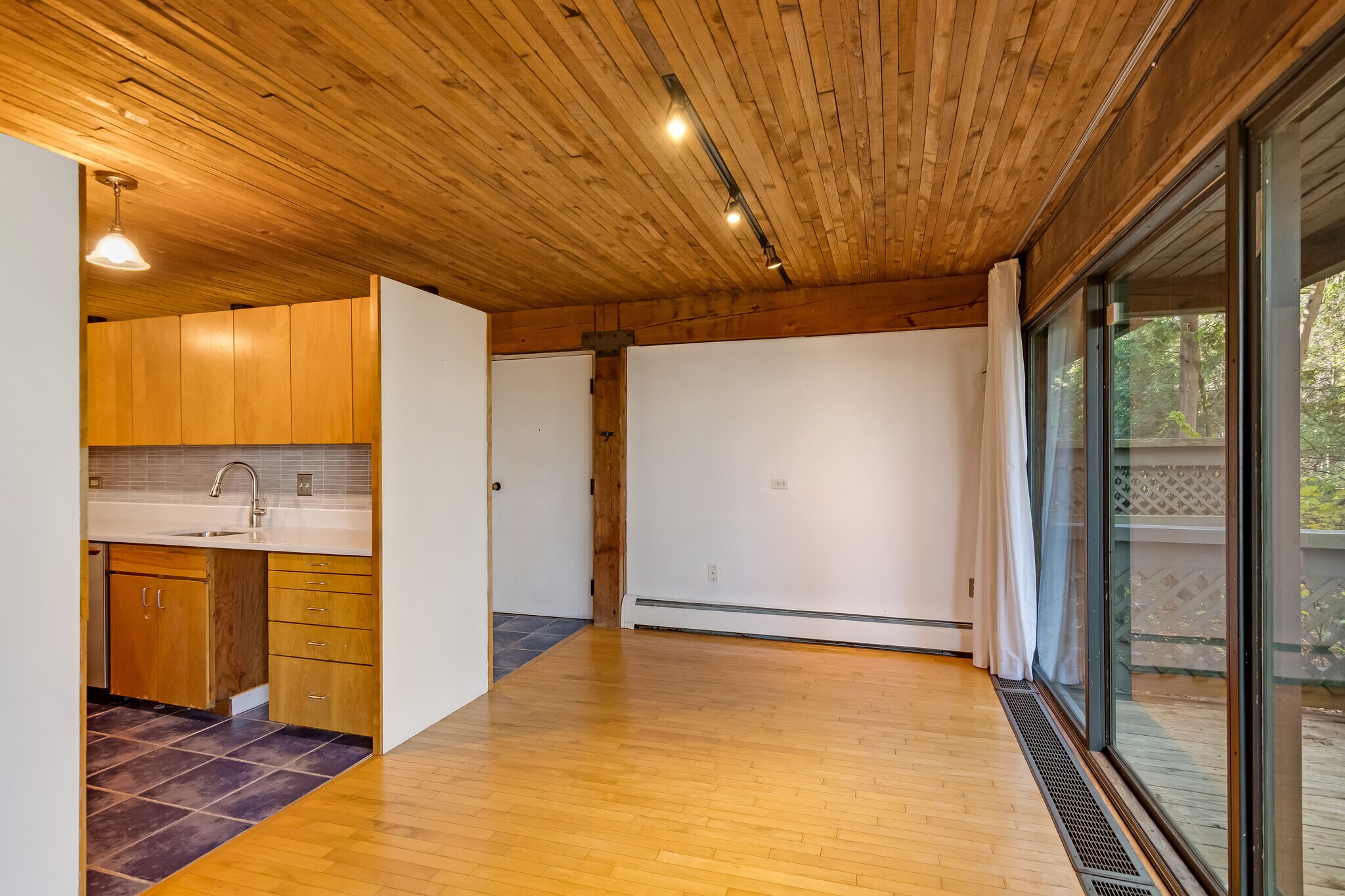Building Photo - 122 Redrock Dr