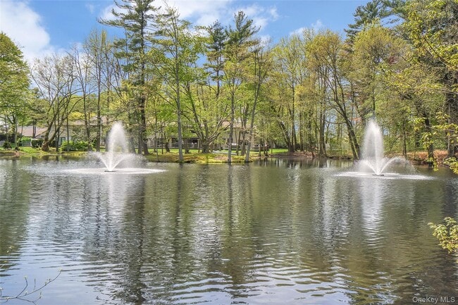 Building Photo - 124 Foxwood Dr