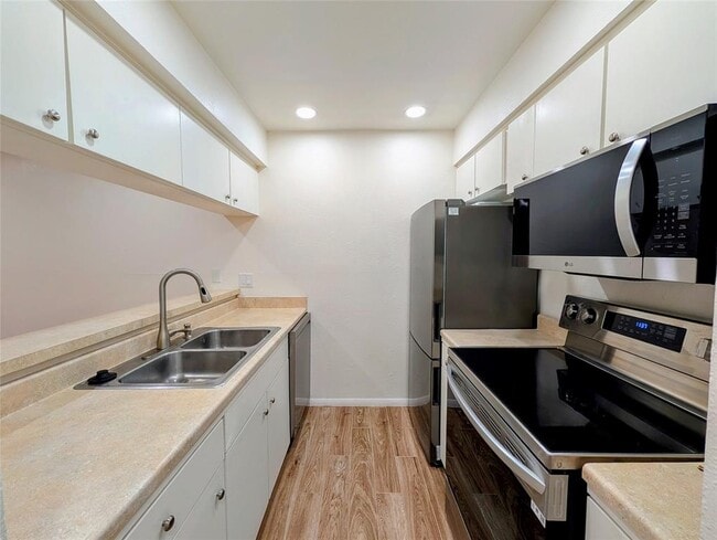 Building Photo - 7801 Shoal Creek Blvd