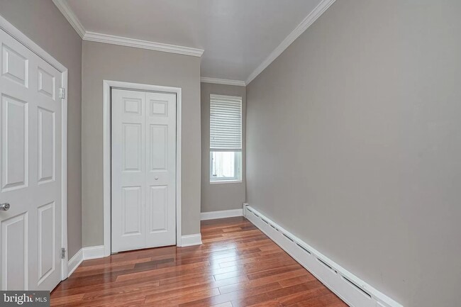 Building Photo - 2648 S Mole St