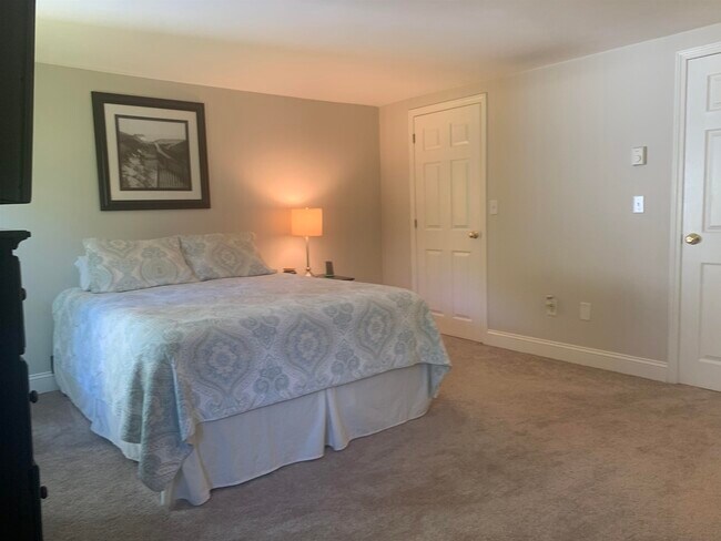 Building Photo - 508 Piscassic St