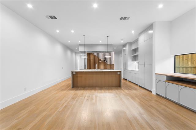 Building Photo - 5413 Melrose Ave