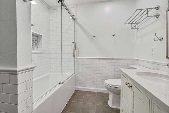 Building Photo - 199 Maple Path Pl