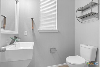 Building Photo - 5904 Chuckwagon Cir