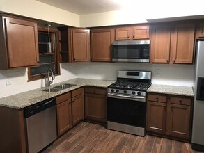 Building Photo - Ready to go 4 Bedroom 2 Bath Home in South...