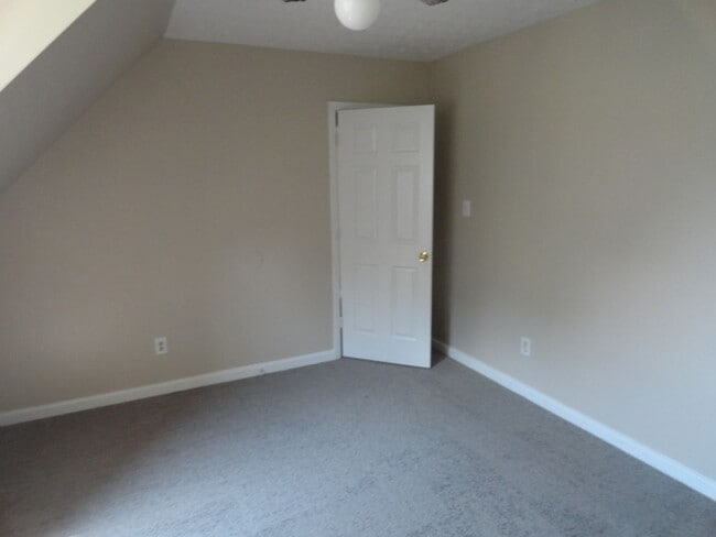 Building Photo - Countrytown Townhomes Hope Mills, NC