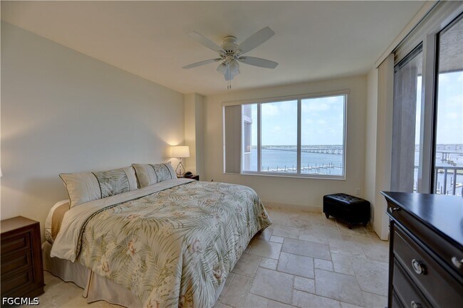 Building Photo - 2090 W First St