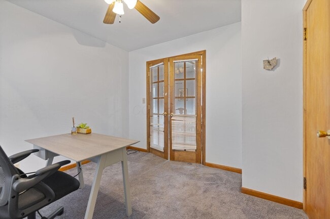 Building Photo - 422 E Whittier St