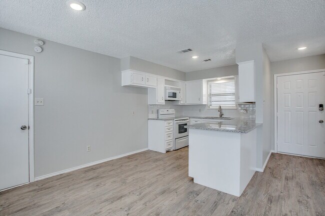 Building Photo - Very Nice 3 Bedroom in Wolfforth!