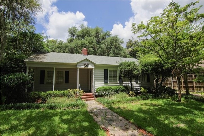 Primary Photo - 1207 Pine Ave