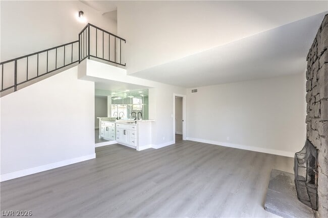 Building Photo - 6348 Vicuna Dr