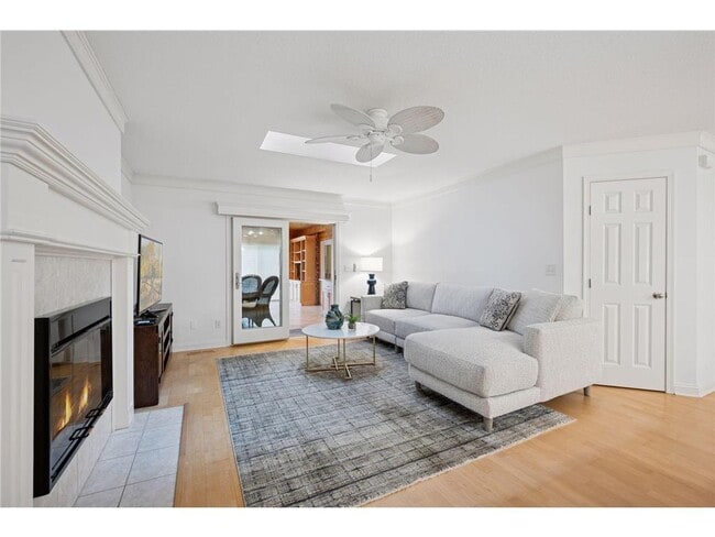 Building Photo - 145 Holly Ln N