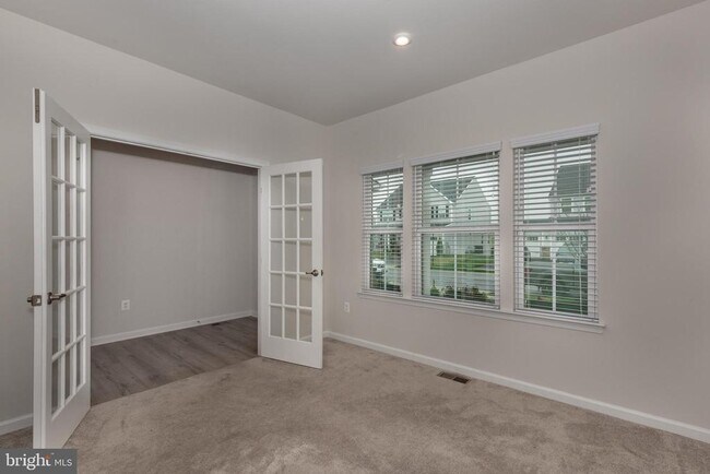 Building Photo - 112 Sherman Wy