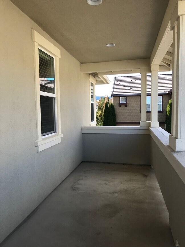 Building Photo - Two Story Home in Somersett Vue Community