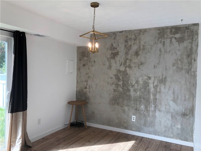Building Photo - 153 Windsorshire Dr