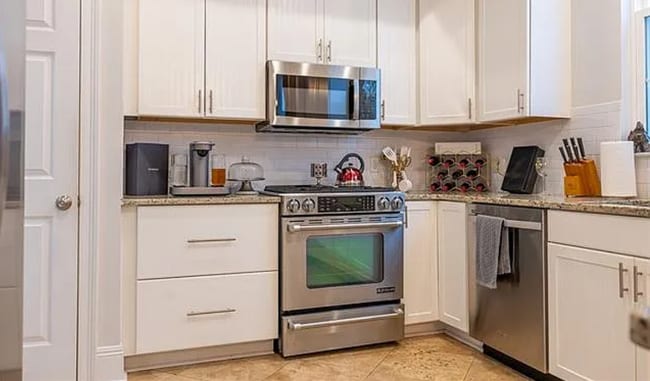 Primary Photo - 5929 Milne Blvd