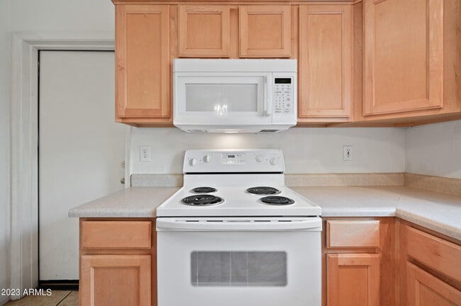 Building Photo - 9312 E Pampa Ave