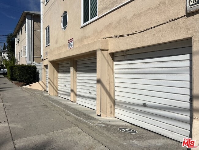 Building Photo - 1872 Alexandria Ave