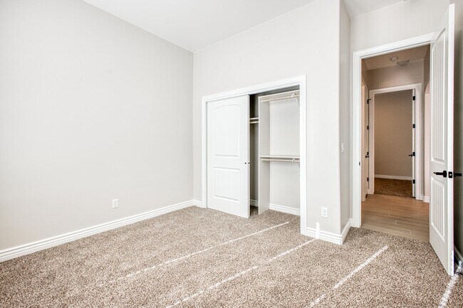 Building Photo - Beautiful East side House 4 bed-2.5 baths, part of The Club that includes Swimming Pool, Gym, Ten...