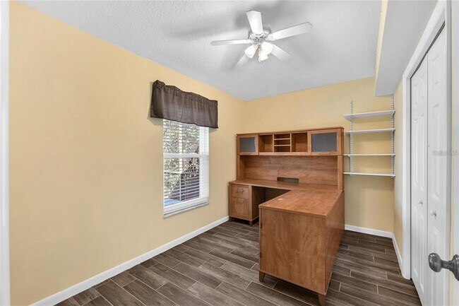 Building Photo - 1702 Horseshoe Dr