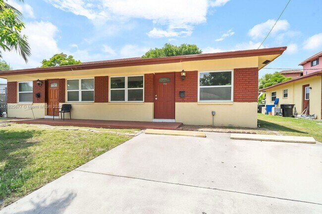 Primary Photo - 535 NW 18th St