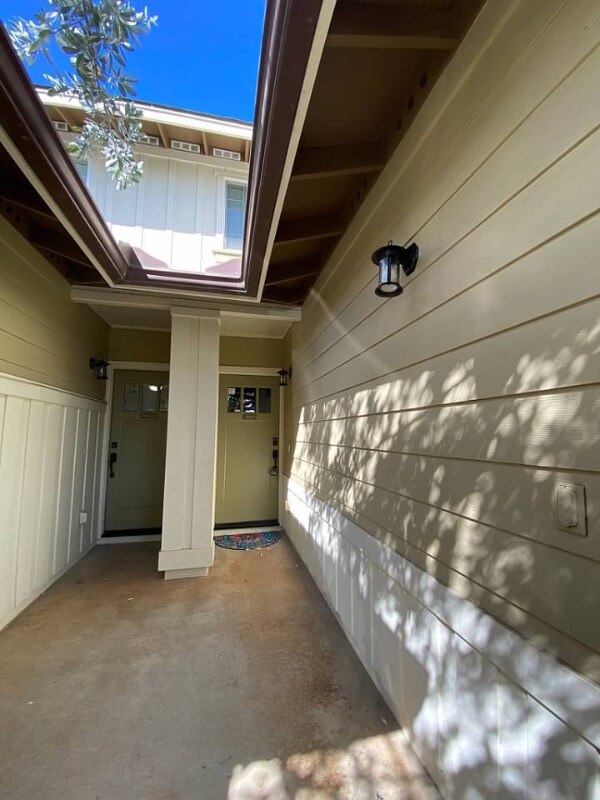 Building Photo - 92-1496 Aliinui Dr