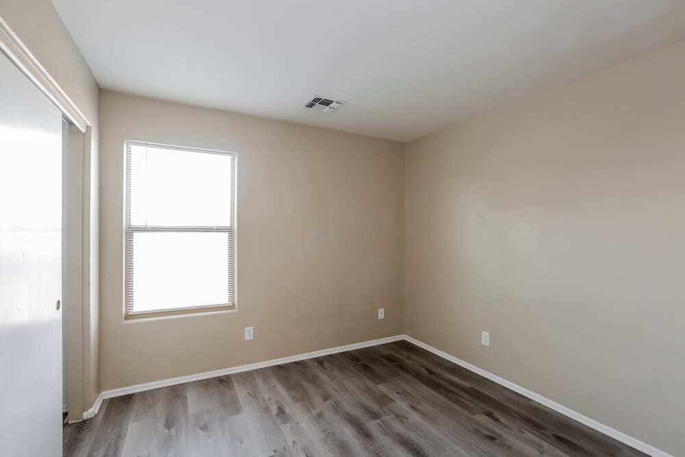 Building Photo - 7734 S 47th Ln