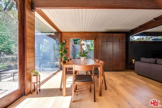 Building Photo - 9624 Yoakum Dr